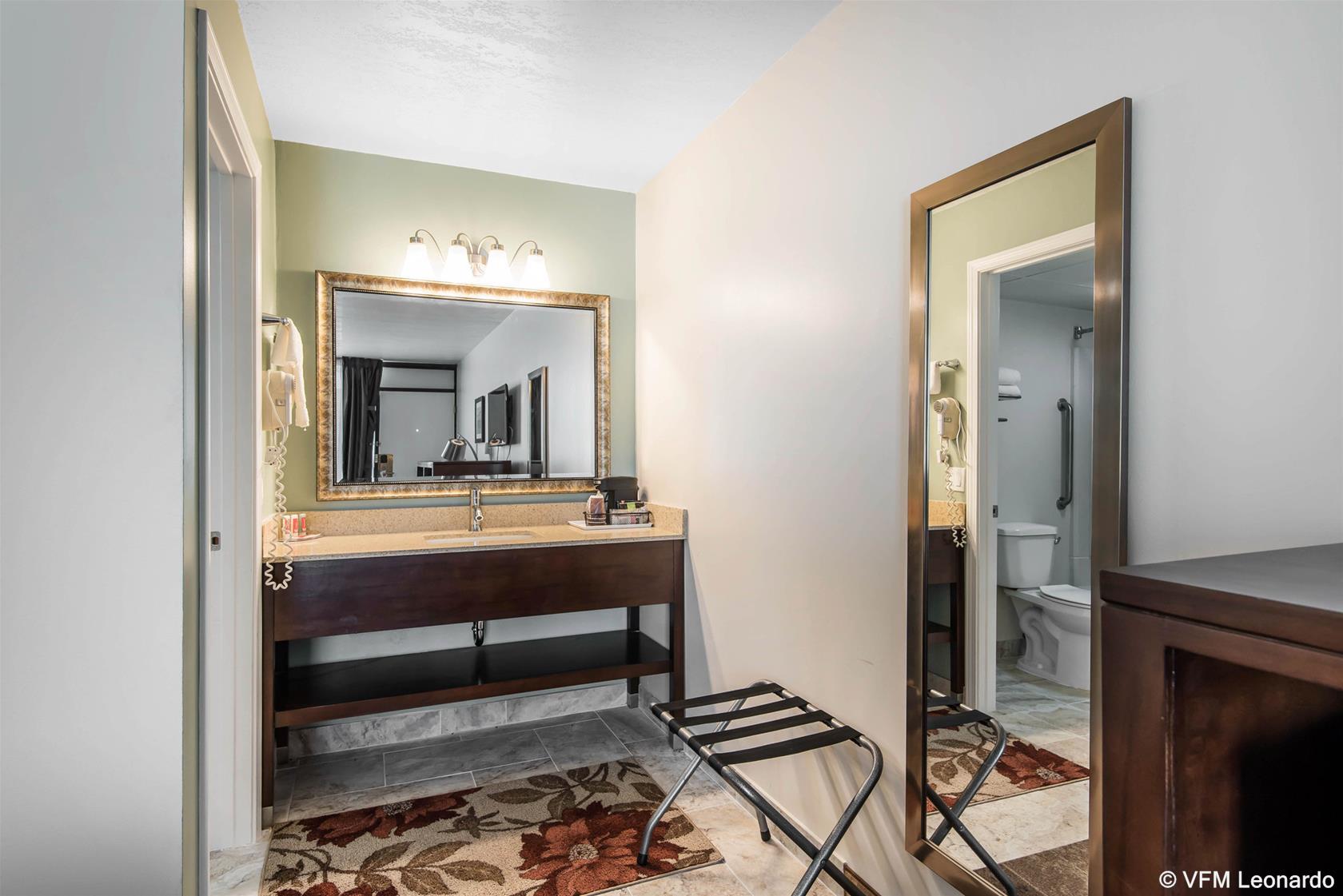 Econo Lodge Oak Grove-Blue Springs Bagian luar foto