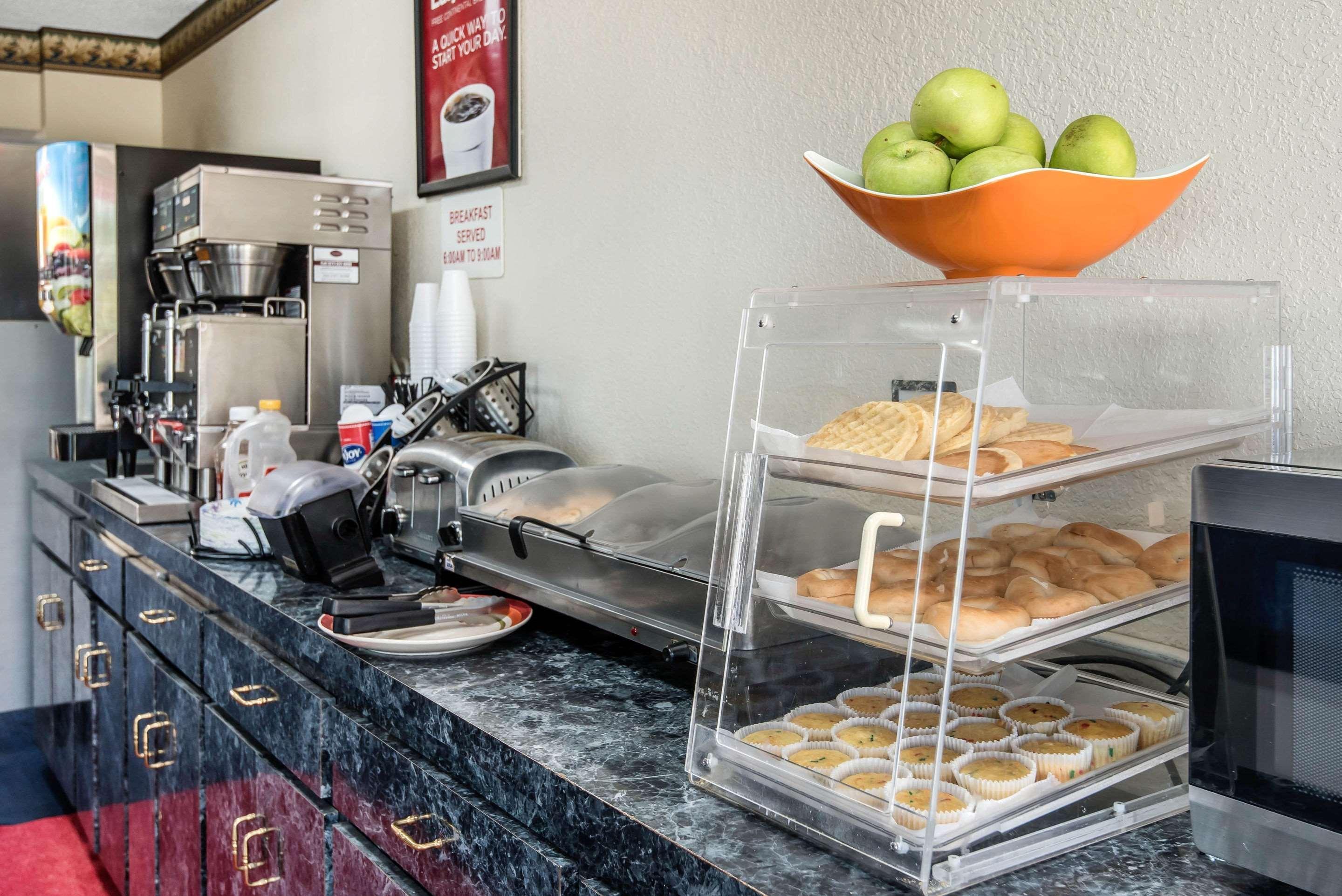 Econo Lodge Oak Grove-Blue Springs Bagian luar foto