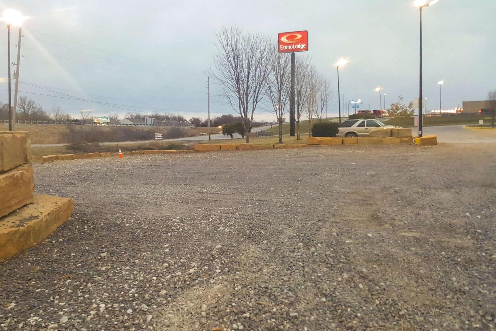 Econo Lodge Oak Grove-Blue Springs Bagian luar foto