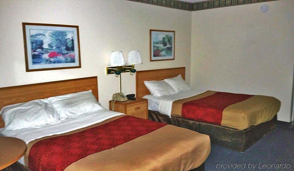 Econo Lodge Oak Grove-Blue Springs Bagian luar foto