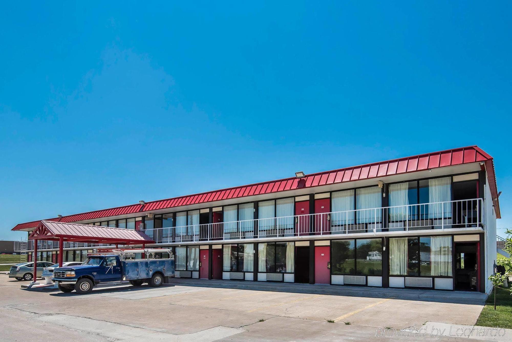 Econo Lodge Oak Grove-Blue Springs Bagian luar foto