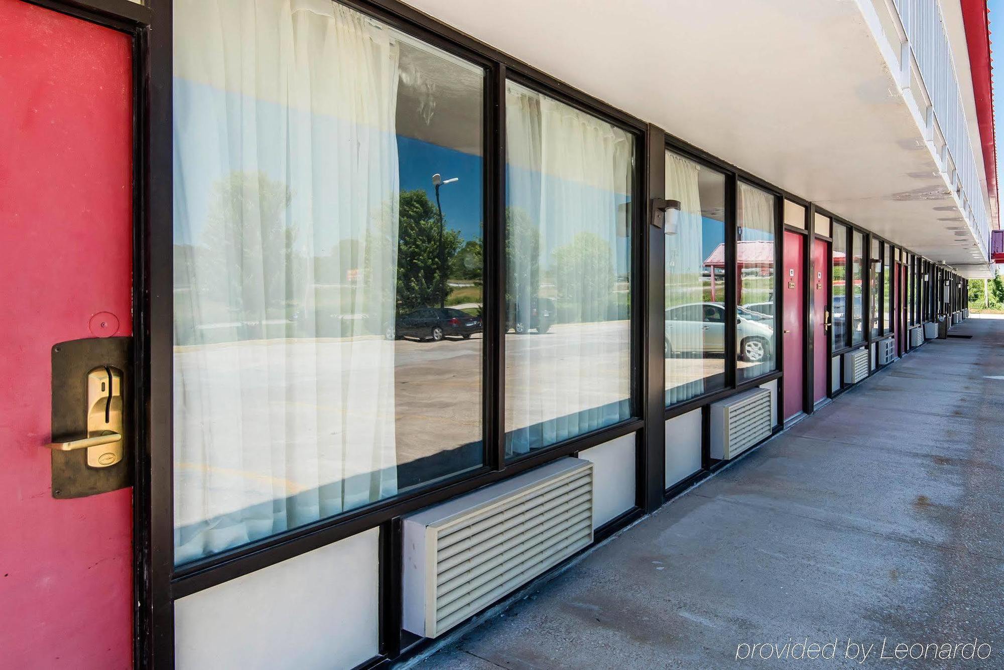 Econo Lodge Oak Grove-Blue Springs Bagian luar foto