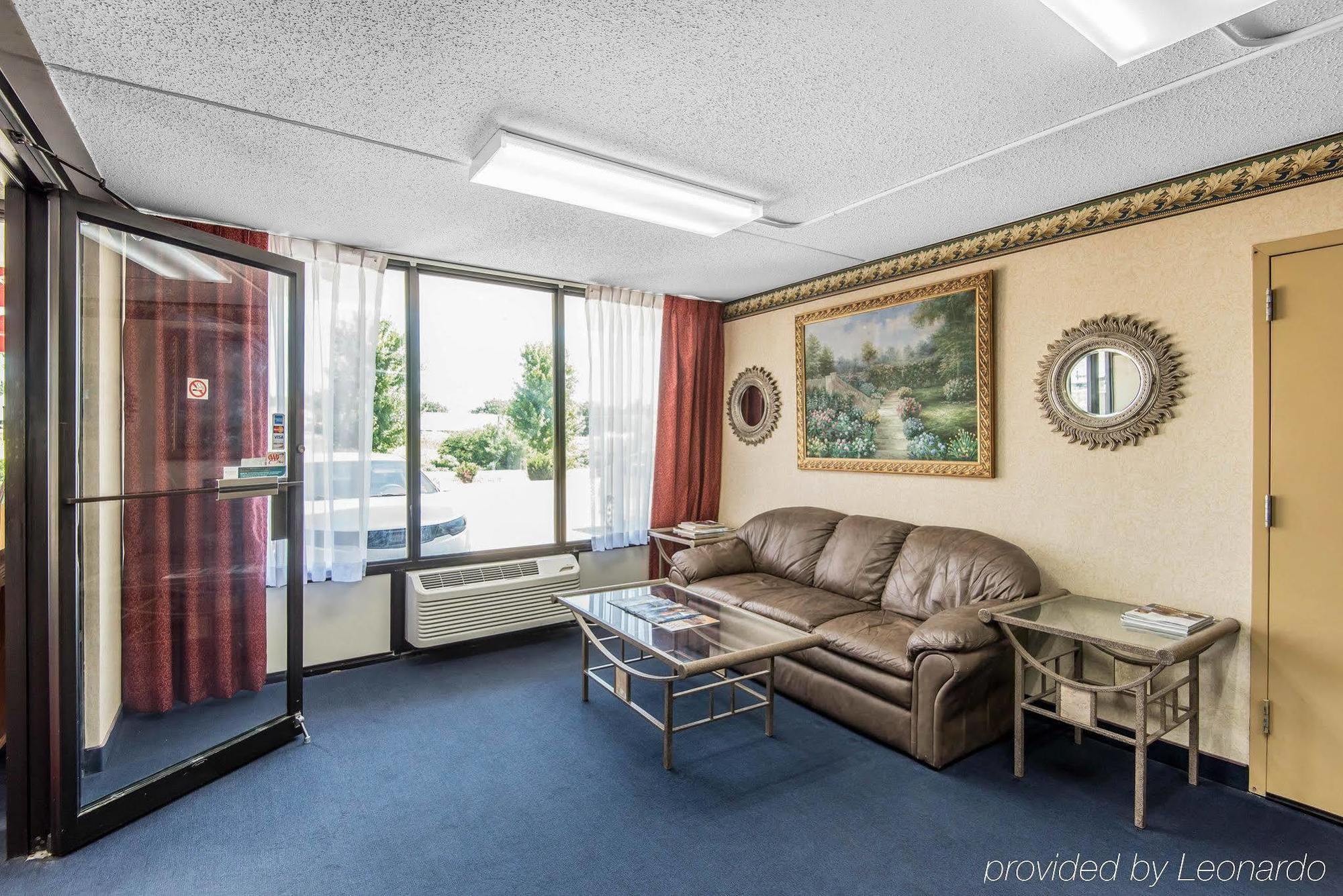 Econo Lodge Oak Grove-Blue Springs Bagian luar foto